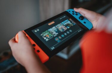Nintendo te pide que no dejes caer tu Switch ni lo golpees con otros objetos